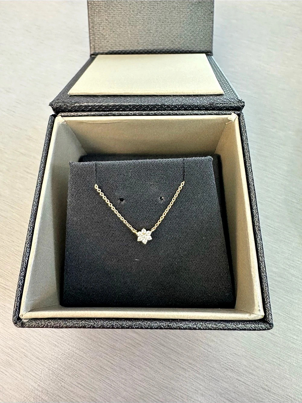 Mejuri Floral Pendant Necklace in 14k Gold